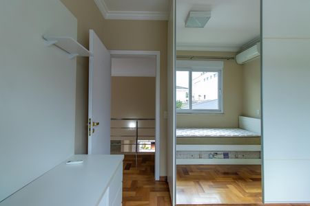 Casa de condomínio para alugar com 600m², 4 quartos e 5 vagasQuarto 2