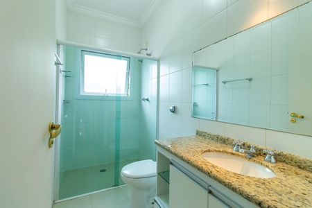 Casa de condomínio para alugar com 600m², 4 quartos e 5 vagasBanheiro Social
