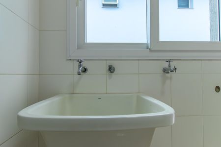 Casa de condomínio para alugar com 600m², 4 quartos e 5 vagasÁrea de Serviço