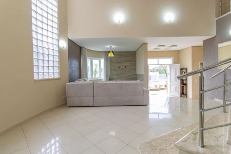 Casa de condomínio para alugar com 600m², 4 quartos e 5 vagasSala
