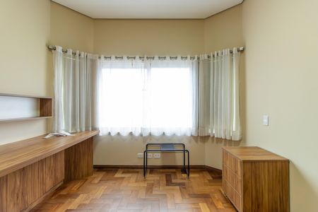 Casa de condomínio para alugar com 600m², 4 quartos e 5 vagasEscritorio