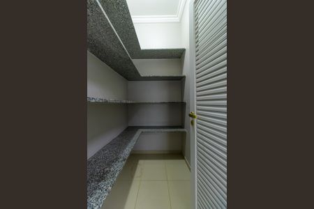 Casa de condomínio para alugar com 600m², 4 quartos e 5 vagasDespensa
