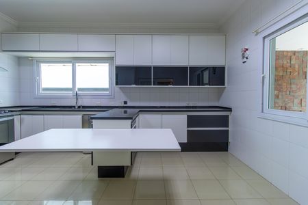 Casa de condomínio para alugar com 600m², 4 quartos e 5 vagasCozinha