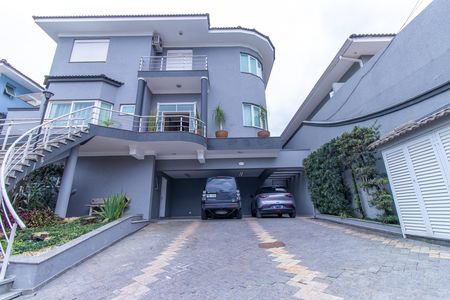 Casa de condomínio para alugar com 600m², 4 quartos e 5 vagasFachada