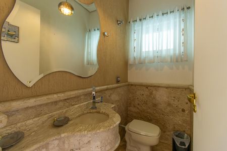Casa de condomínio para alugar com 600m², 4 quartos e 5 vagasLavabo