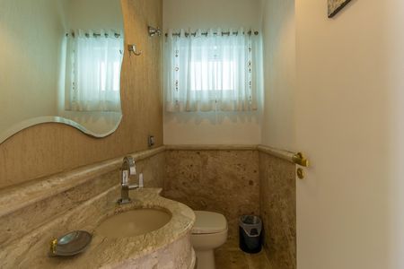 Lavabo de casa de condomínio para alugar com 4 quartos, 600m² em Caiapia, Cotia
