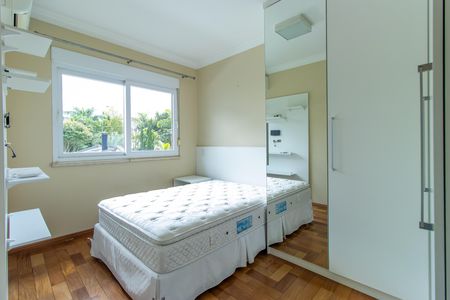 Casa de condomínio para alugar com 600m², 4 quartos e 5 vagasQuarto 1