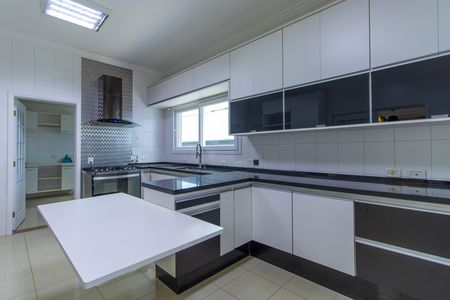 Casa de condomínio para alugar com 600m², 4 quartos e 5 vagasCozinha
