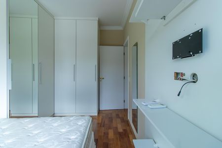 Casa de condomínio para alugar com 600m², 4 quartos e 5 vagasQuarto 1