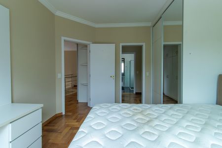 Casa de condomínio para alugar com 600m², 4 quartos e 5 vagasQuarto 3 - Suíte