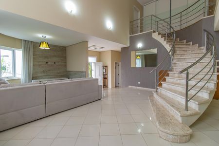 Casa de condomínio para alugar com 600m², 4 quartos e 5 vagasSala