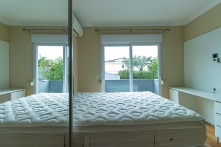 Casa de condomínio para alugar com 600m², 4 quartos e 5 vagasQuarto 3 - Suíte