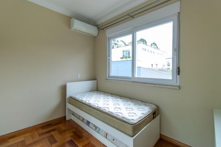 Casa de condomínio para alugar com 600m², 4 quartos e 5 vagasQuarto 2