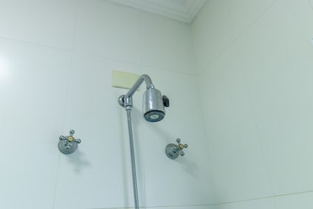 Casa de condomínio para alugar com 600m², 4 quartos e 5 vagasBanheiro do Quarto 3 - Suíte