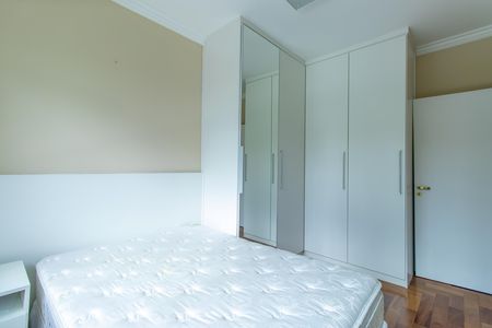 Casa de condomínio para alugar com 600m², 4 quartos e 5 vagasQuarto 1
