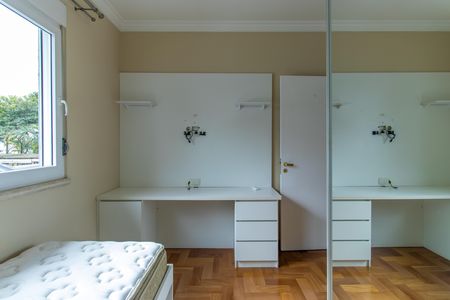 Casa de condomínio para alugar com 600m², 4 quartos e 5 vagasQuarto 2