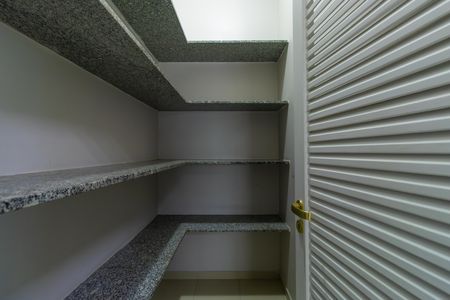 Casa de condomínio para alugar com 600m², 4 quartos e 5 vagasDespensa