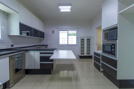 Casa de condomínio para alugar com 600m², 4 quartos e 5 vagasCozinha