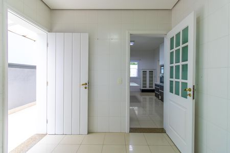 Casa de condomínio para alugar com 600m², 4 quartos e 5 vagasÁrea de Serviço