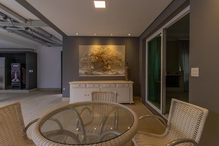 Casa de condomínio para alugar com 600m², 4 quartos e 5 vagasAmbiente dos fundos