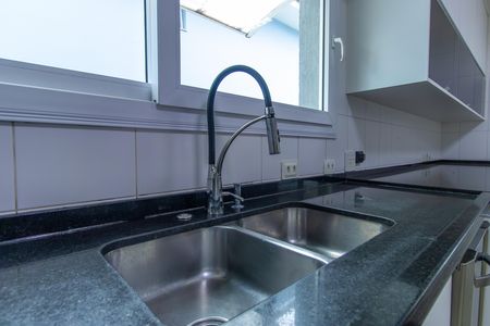 Casa de condomínio para alugar com 600m², 4 quartos e 5 vagasCozinha - Torneira