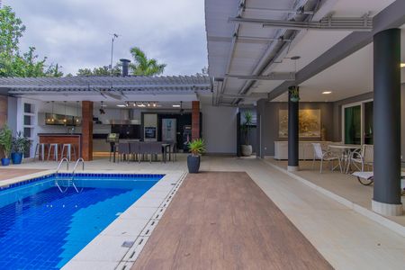 Casa de condomínio para alugar com 600m², 4 quartos e 5 vagasPiscina