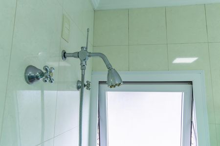 Casa de condomínio para alugar com 600m², 4 quartos e 5 vagasBanheiro do Quarto 4 - Suíte master