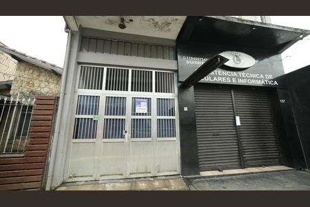 Fachada de casa à venda com 4 quartos, 205m² em Vila Guaraciaba, Santo André
