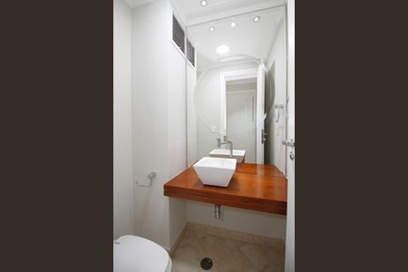 Apartamento para alugar com 165m², 3 quartos e 3 vagas Apartamento para alugar com 165m², 3 quartos e 3 vagasLavabo