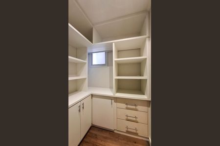 Apartamento para alugar com 165m², 3 quartos e 3 vagas Apartamento para alugar com 165m², 3 quartos e 3 vagasMaleiro