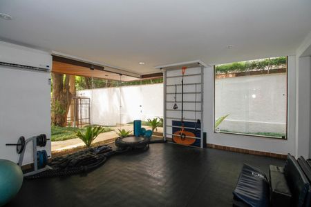 Apartamento para alugar com 165m², 3 quartos e 3 vagas Apartamento para alugar com 165m², 3 quartos e 3 vagasÁrea Comum - Academia