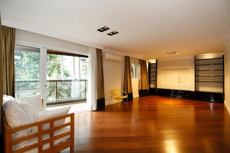 Apartamento para alugar com 165m², 3 quartos e 3 vagas Apartamento para alugar com 165m², 3 quartos e 3 vagasSala de Estar e Home Theater