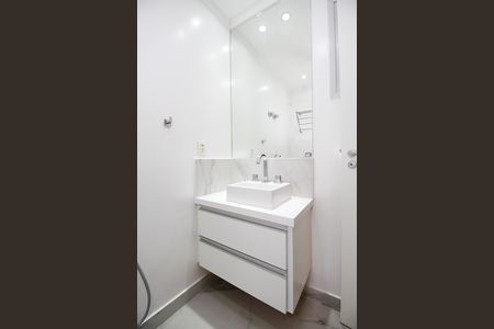 Apartamento para alugar com 165m², 3 quartos e 3 vagas Apartamento para alugar com 165m², 3 quartos e 3 vagasBanheiro da Suíte 2