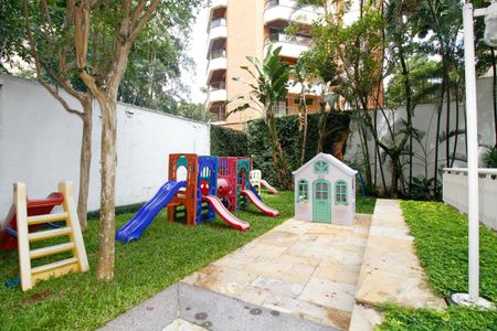 Apartamento para alugar com 165m², 3 quartos e 3 vagas Apartamento para alugar com 165m², 3 quartos e 3 vagasÁrea Comum - Playground