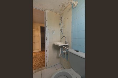 Banheiro de apartamento para alugar com 2 quartos, 50m² em Brasilândia, São Gonçalo