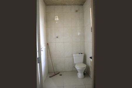 Banheiro social (casa 1) de casa à venda com 6 quartos, 600m² em Jardim Adriana, Guarulhos
