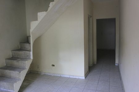 Sala (casa 2) de casa à venda com 6 quartos, 600m² em Jardim Adriana, Guarulhos