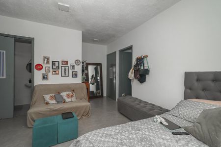 Sala / Quarto de apartamento à venda com 1 quarto, 46m² em São Sebastião, Porto Alegre
