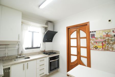 Cozinha de apartamento para alugar com 2 quartos, 86m² em Vila Romana, São Paulo
