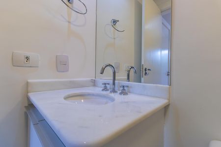 Banheiro do Quarto 2 - Suíte de apartamento para alugar com 2 quartos, 58m² em Granja Viana, Cotia