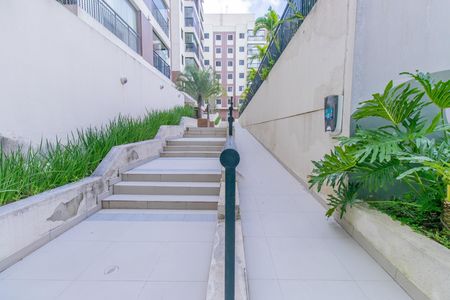 Apartamento para alugar com 58m², 2 quartos e 1 vaga Apartamento para alugar com 58m², 2 quartos e 1 vagaÁrea comum - Escada e Rampa de Acesso para PcD