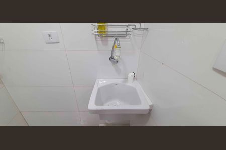 Casa para alugar com 42m², 1 quarto e sem vaga