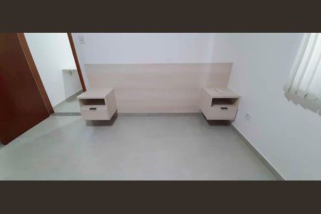 Casa para alugar com 42m², 1 quarto e sem vaga