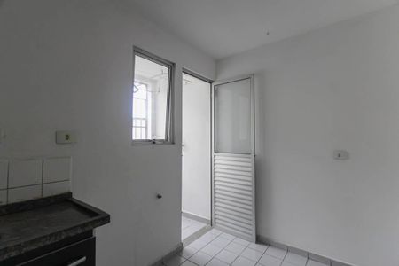 Cozinha de apartamento para alugar com 2 quartos, 60m² em Cidade Satelite Santa Barbara, São Paulo