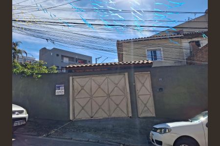Fachada de casa à venda com 2 quartos, 110m² em Jardim Flor da Montanha, Guarulhos