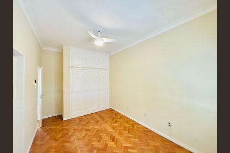 Apartamento para alugar com 109m², 3 quartos e sem vaga