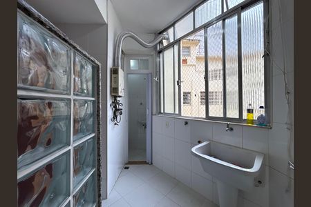 Apartamento para alugar com 109m², 3 quartos e sem vaga