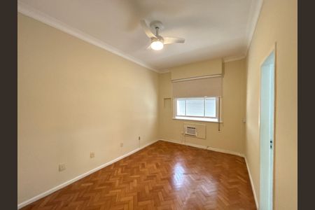 Apartamento para alugar com 109m², 3 quartos e sem vaga