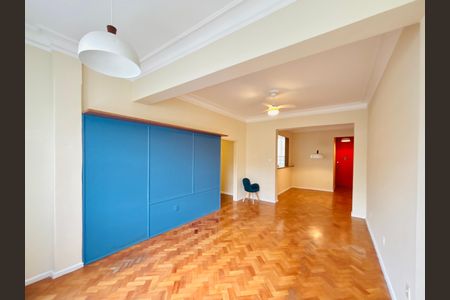 Apartamento para alugar com 109m², 3 quartos e sem vaga