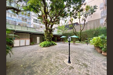 Apartamento para alugar com 109m², 3 quartos e sem vaga